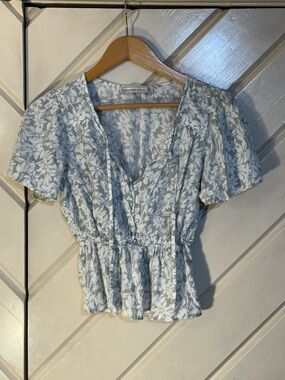 Abercrombie & Fitch Light Grey Floral Peplum Blouse
